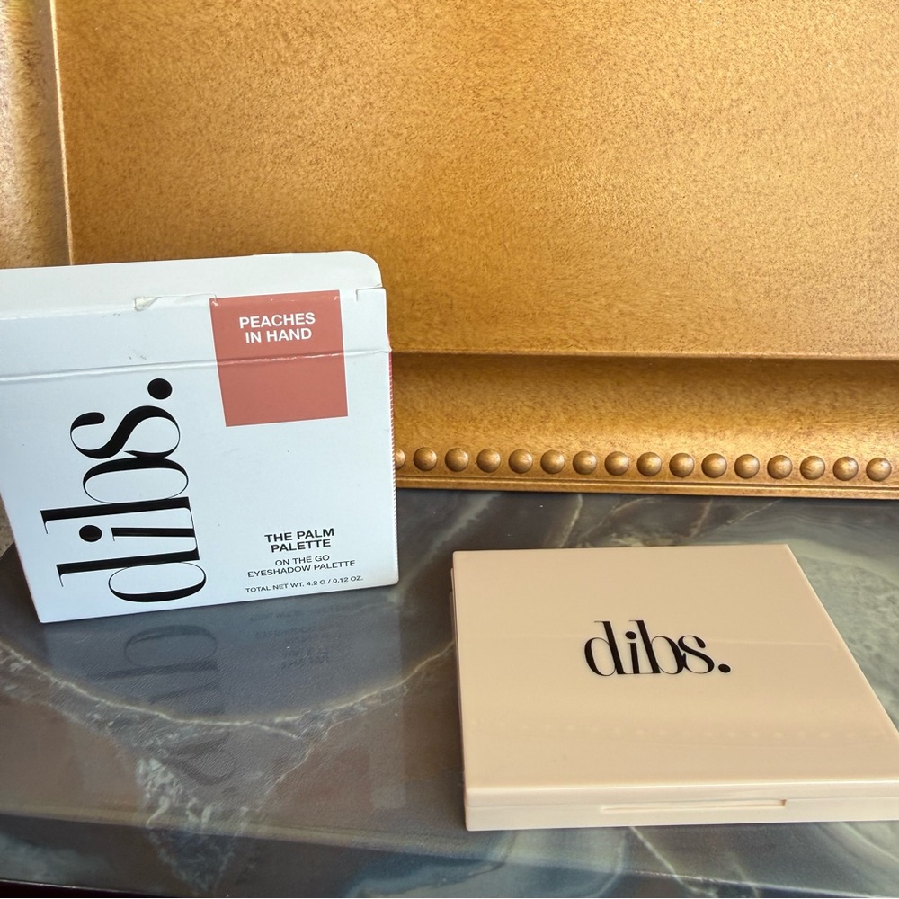 NEW dibs - The Palm Palettes - PEACHES IN HAND - Elevated Eyeshadow Pallete - Picture 4 of 10